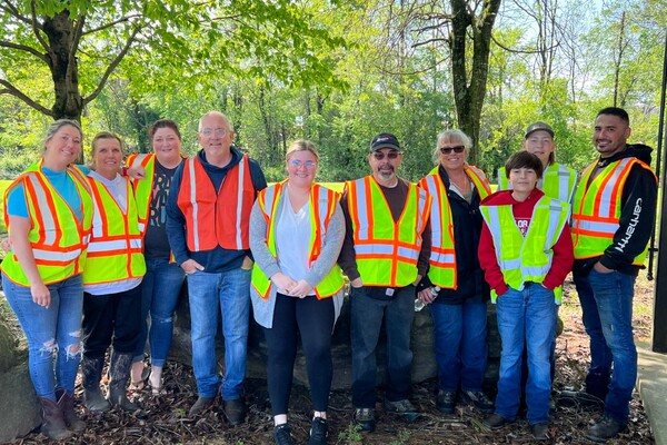 Manchester Tank Campbellsville volunteers during Earth Day clean up